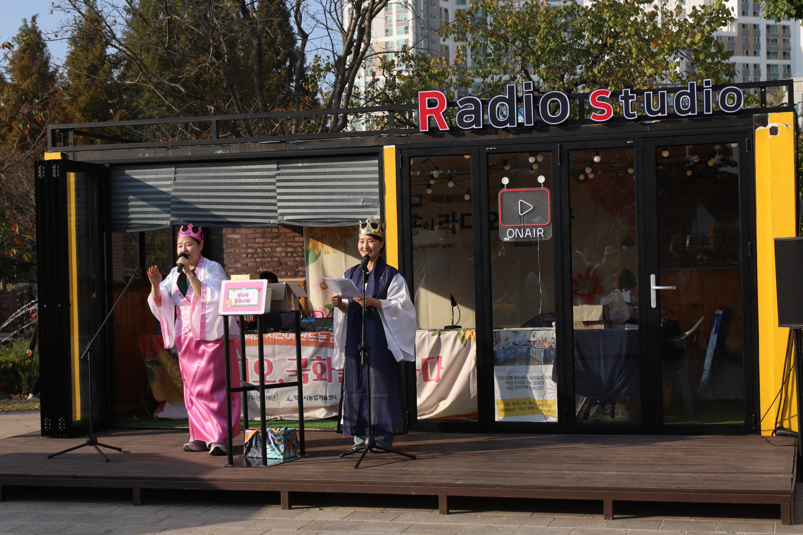 수정됨_공연 (9).jpg