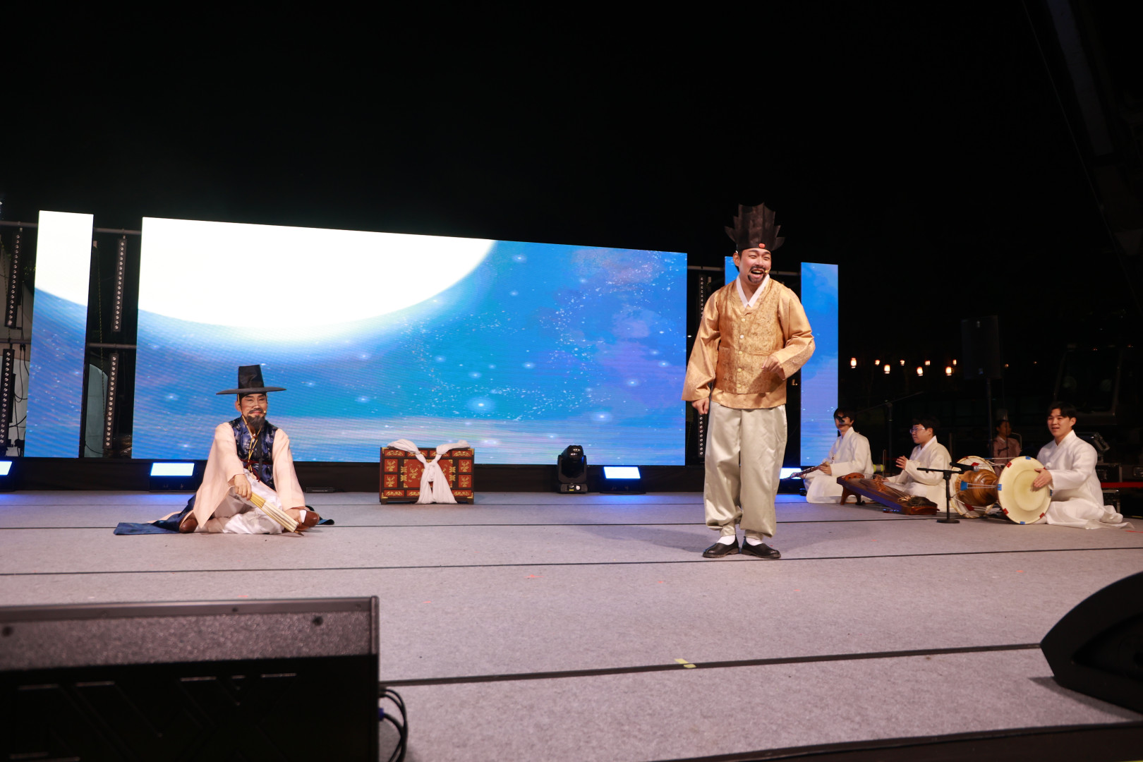 수정됨_공연 (2).jpg