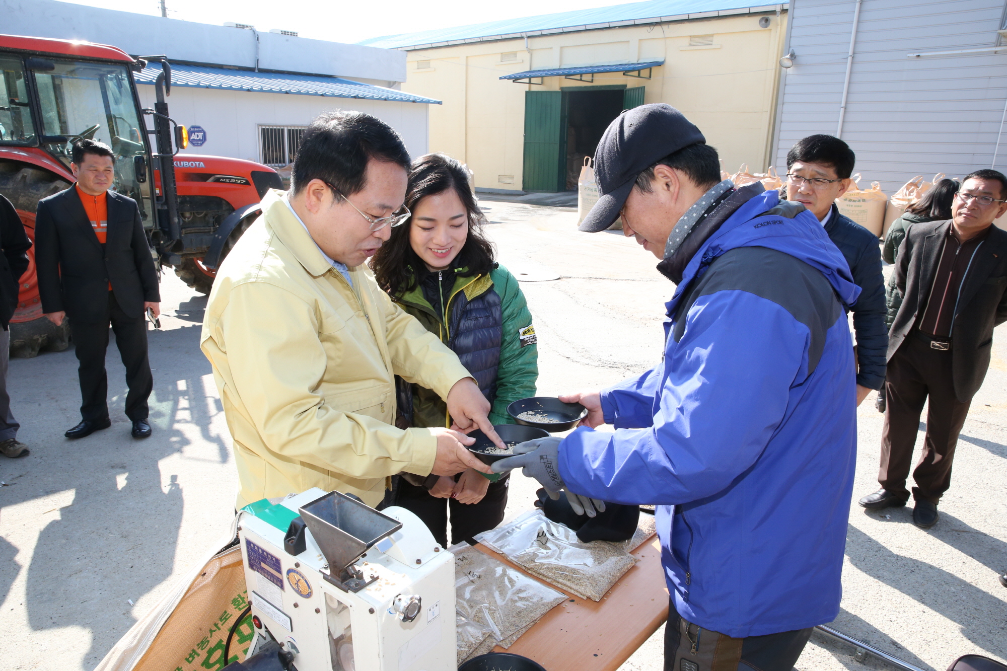 11월9일 정헌율 익산시장! 공공비축 수매현장 농가애로사항 청취 썸네일