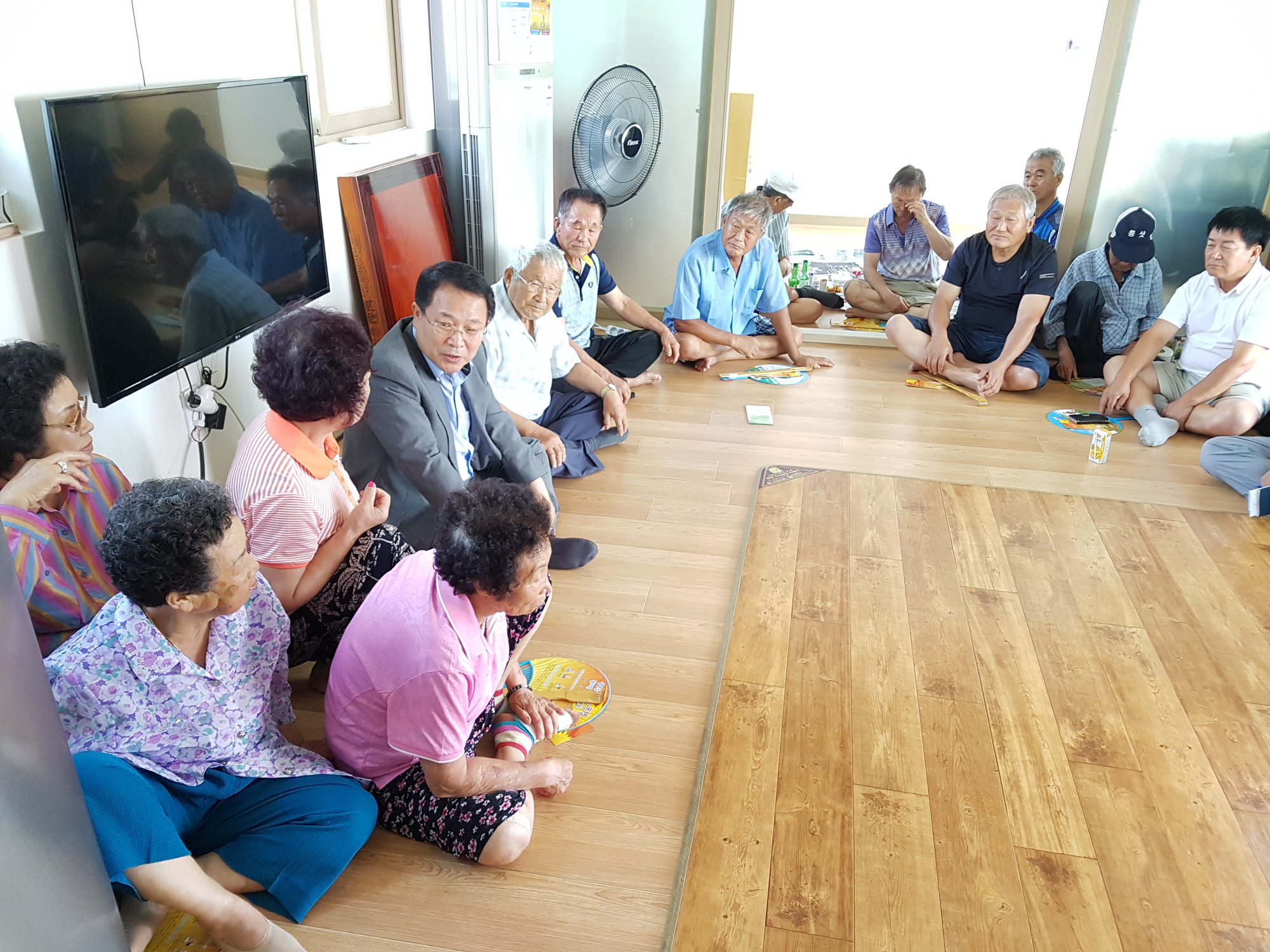 7월27일 무더위 쉼터 찾아 안전 점검, 어르신 애로사항 청취 썸네일