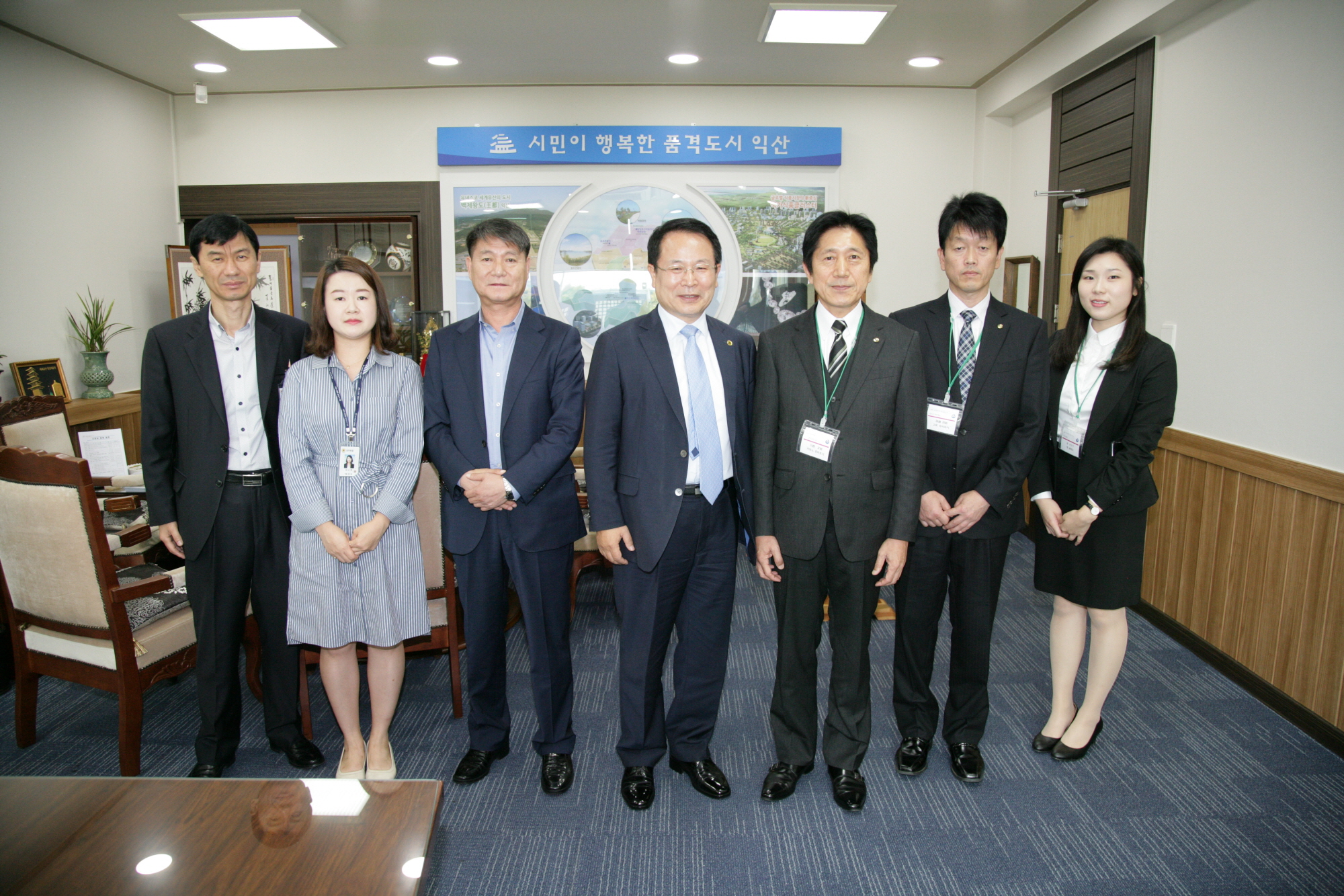 10월18일 일본 분고오노시 시장 일행 상호협력 위해 익산시 방문 썸네일