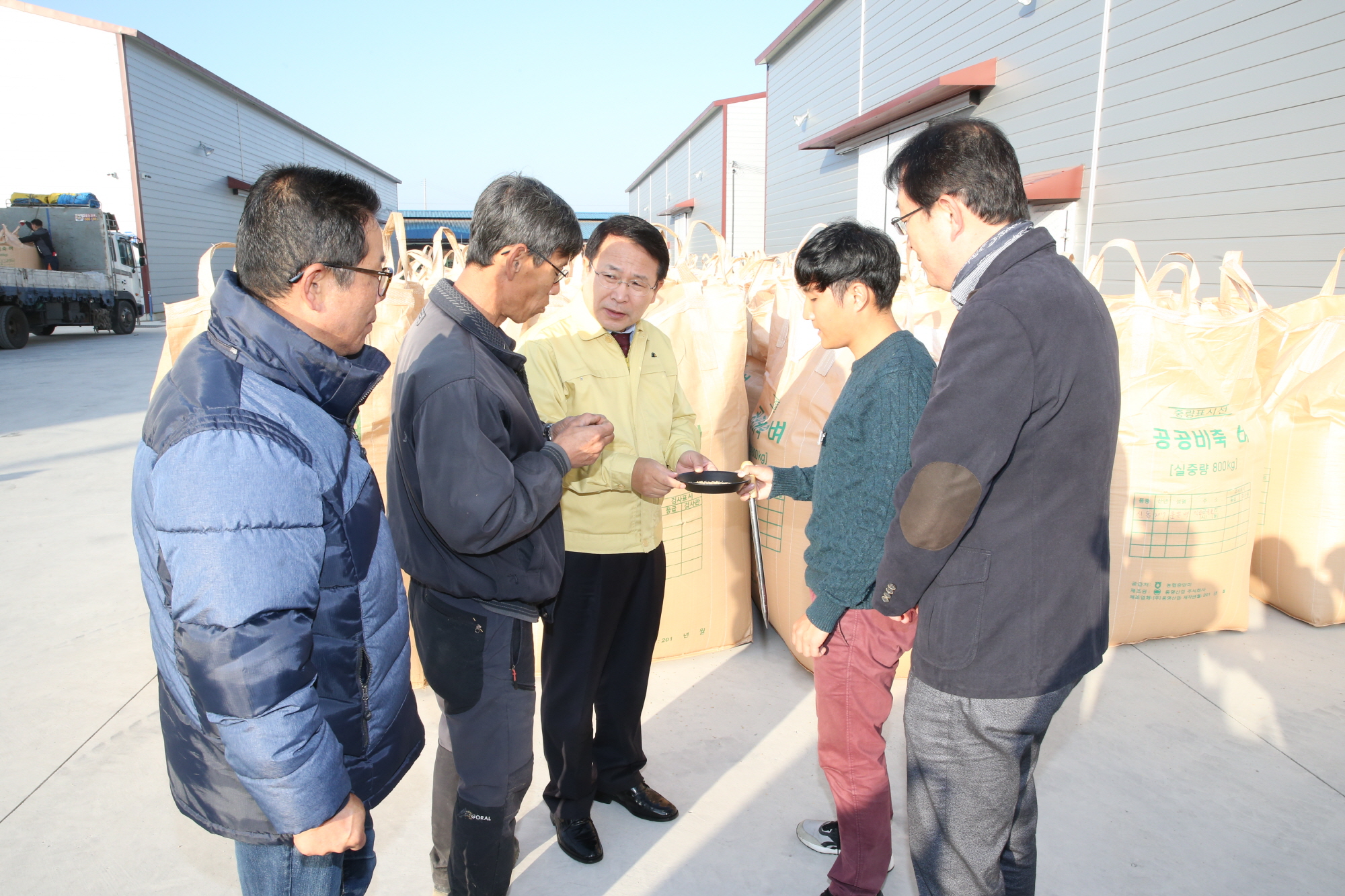 11월9일 정헌율 익산시장, 공공비축미 매입 현장 방문 썸네일