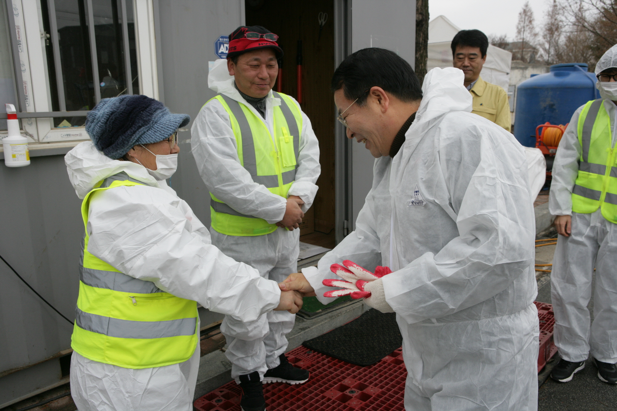 12월9일 정헌율 익산시장 AI 거점통제초소 방문 격려 썸네일