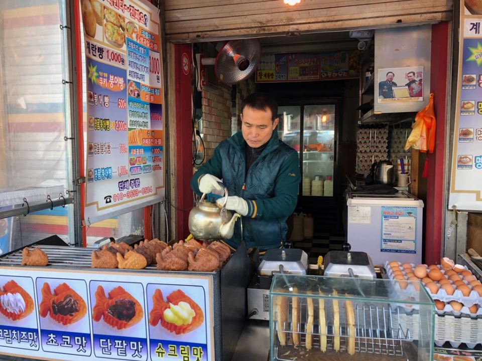 12월13일 붕어빵 아저씨 김남수 대표 희망복지지원 성금 366만원 기탁 썸네일