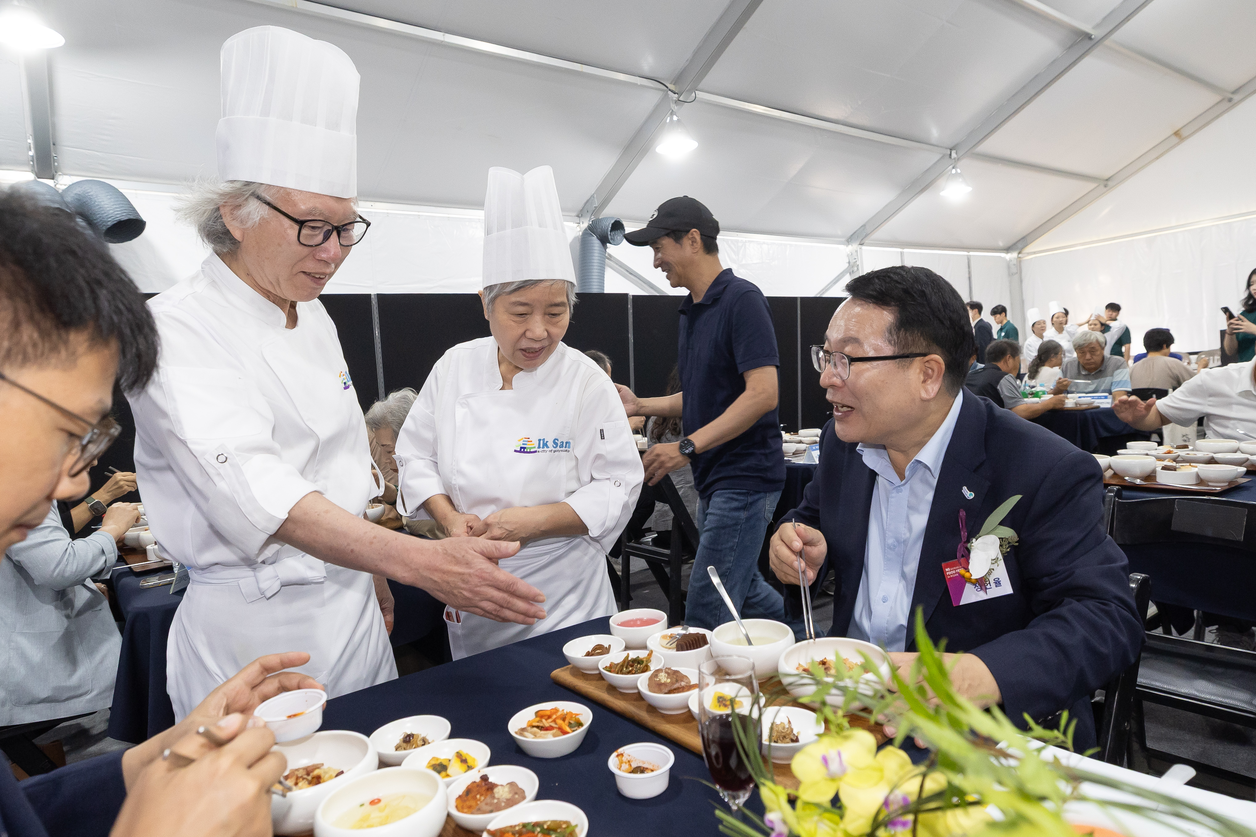 NS푸드페스타2025inIKSAN-익산개발음식시식회및전시회정헌율익산시장4.jpg