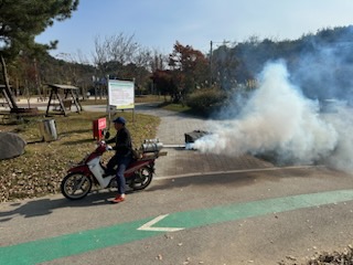 웅포캠핑장 방역 실시 썸네일
