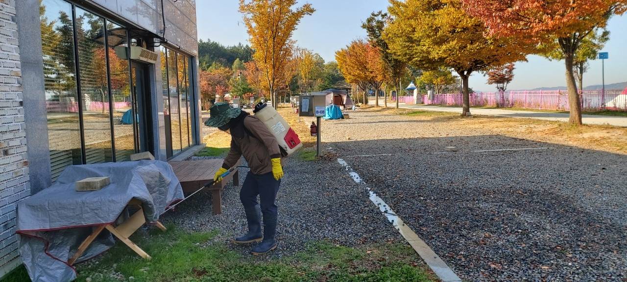 웅포캠핑장 바퀴벌레 방역실시 썸네일