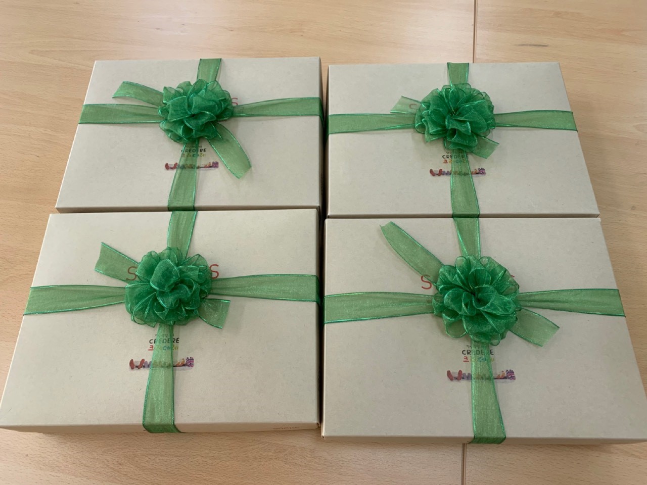 [12월 13일]  한국여성유권자연맹 전북연맹익산지부(회장 이진숙)에서 청소년 4명에게 10만원 상당의 화장품을 후원 썸네일