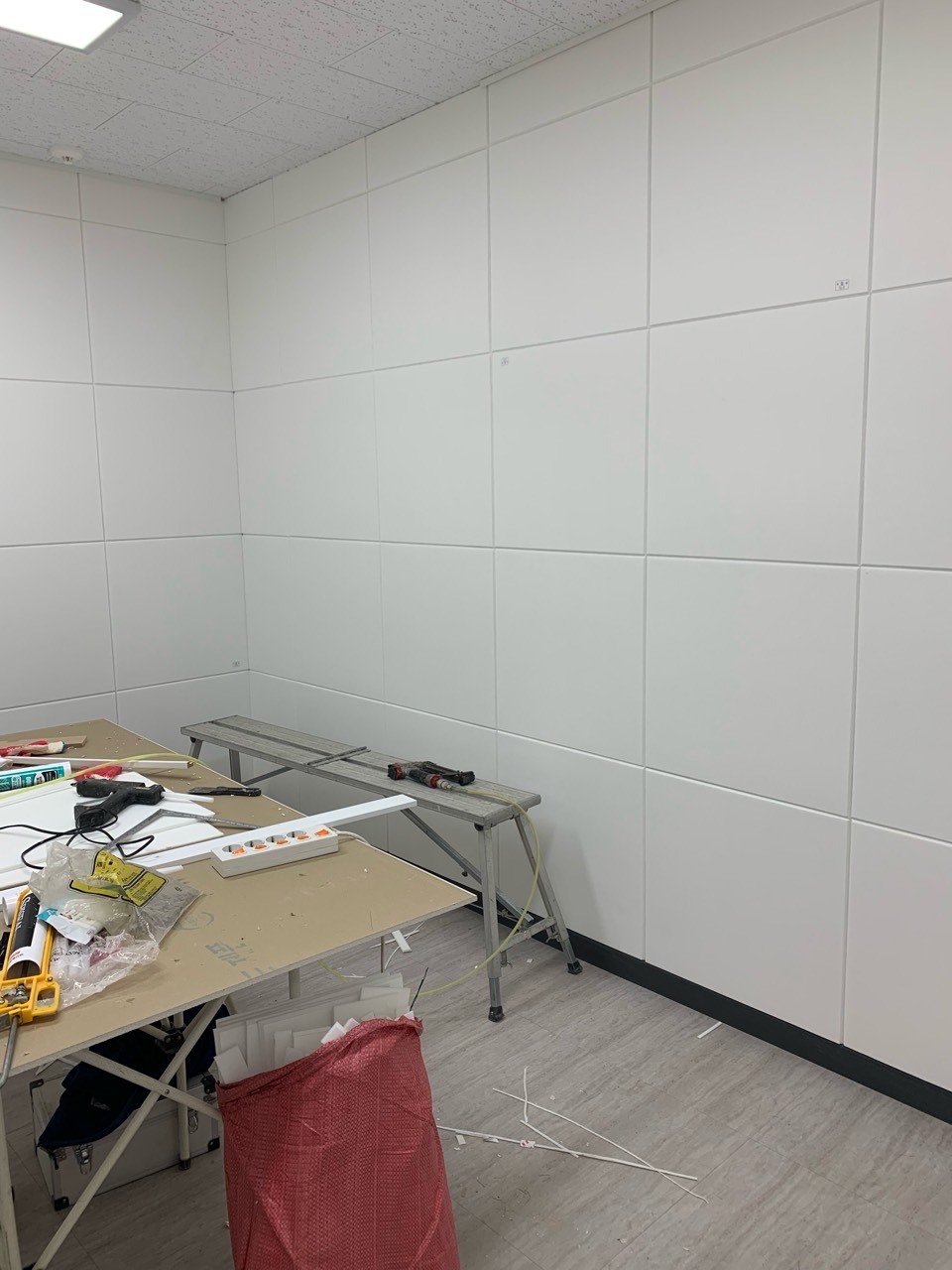 [3월 10일] 사무실 가림막 및 상담실 방음실 공사 중 썸네일