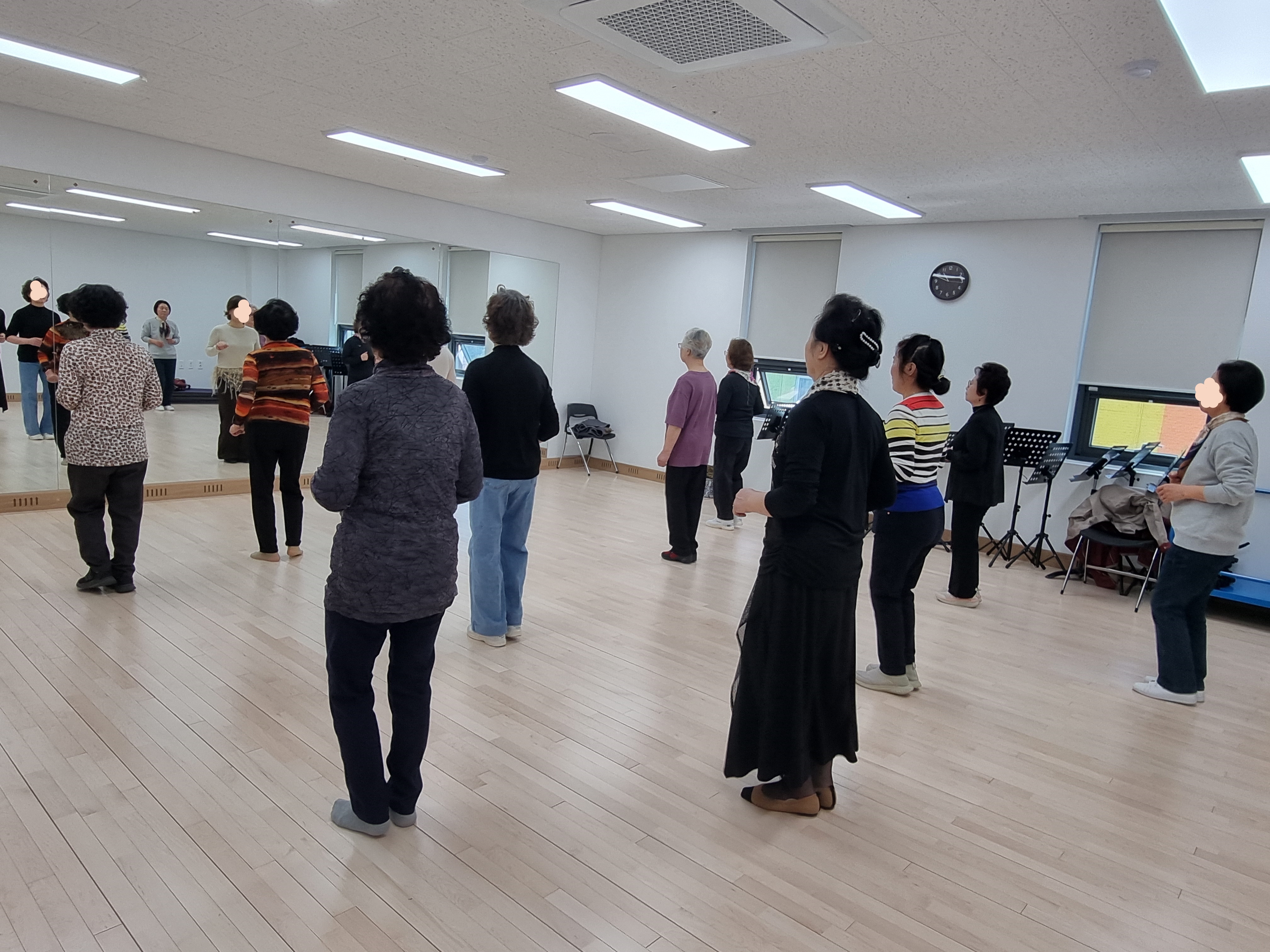 강좌명 : 실버댄스 & 체조   강사명 : 최지원