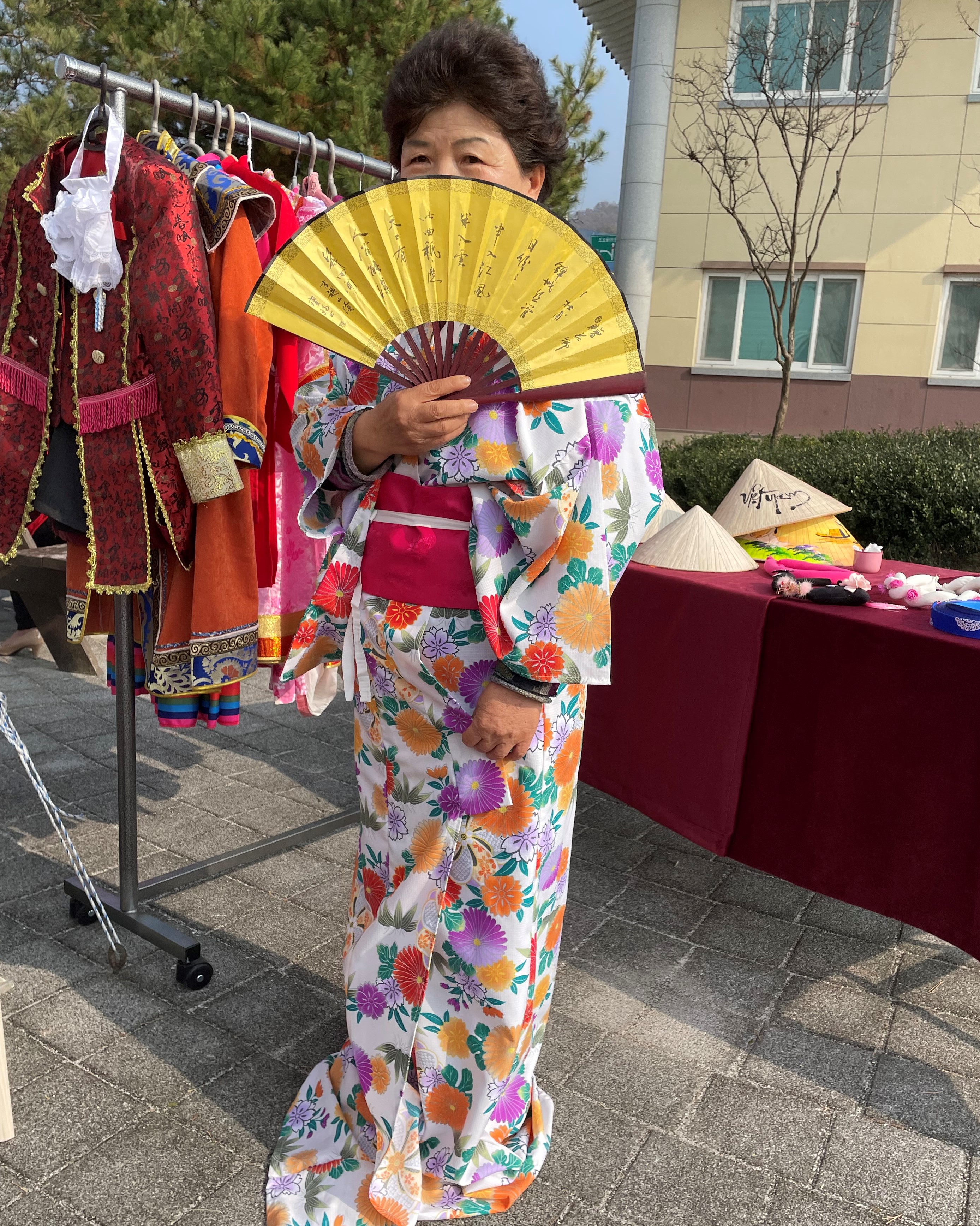 기모노를 입어 보고 싶었는데 원 없이 소원풀이 하셨다고 ....세계전통의상 전시 및 체험 부스 운영 썸네일