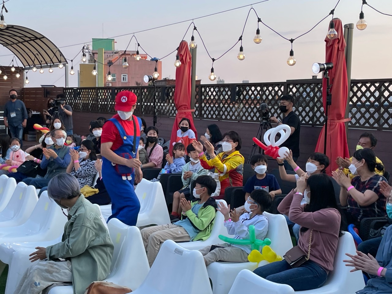 첫번째 공연 하늘정원 미니콘서트입니다. 썸네일