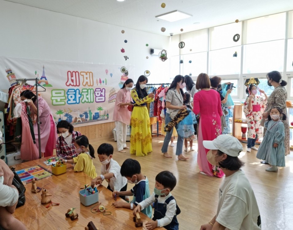 육아종합지원센터 홍보부스 썸네일