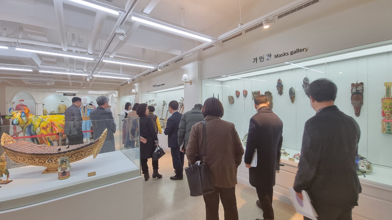 익산글로벌문화관 전시관람 및 해설