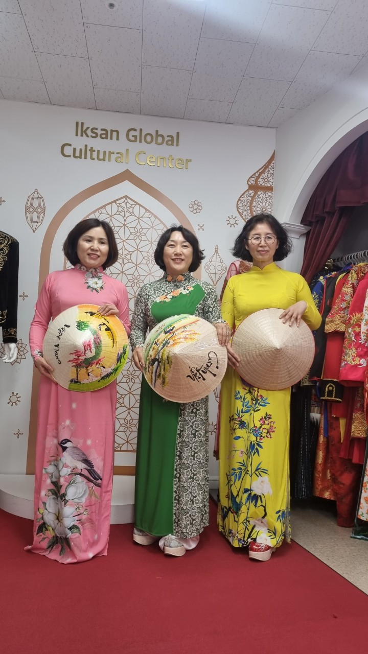 완주인재개발원 직원 세계 전통 의상체험