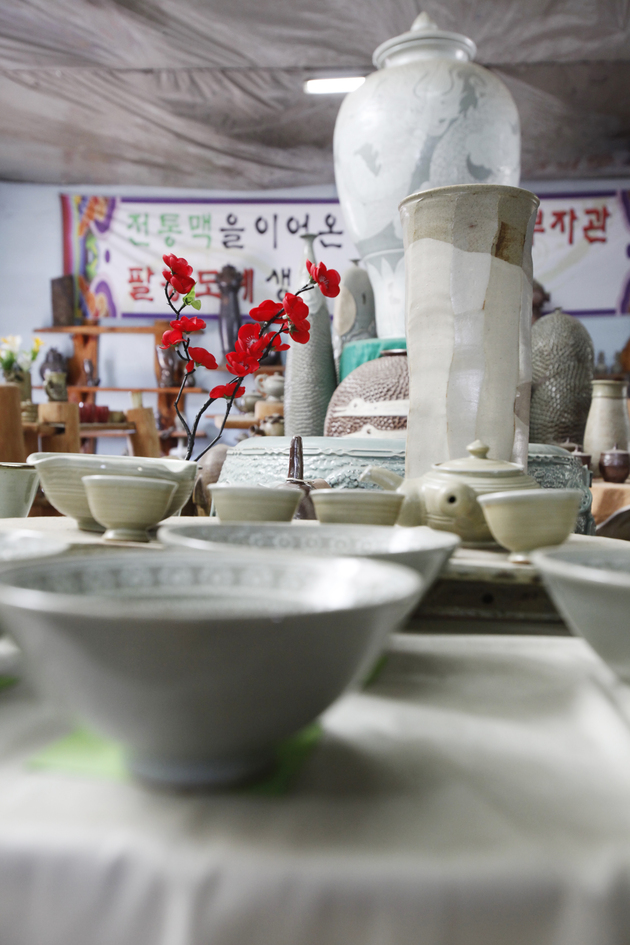 팔봉도자기마을실내14.jpg