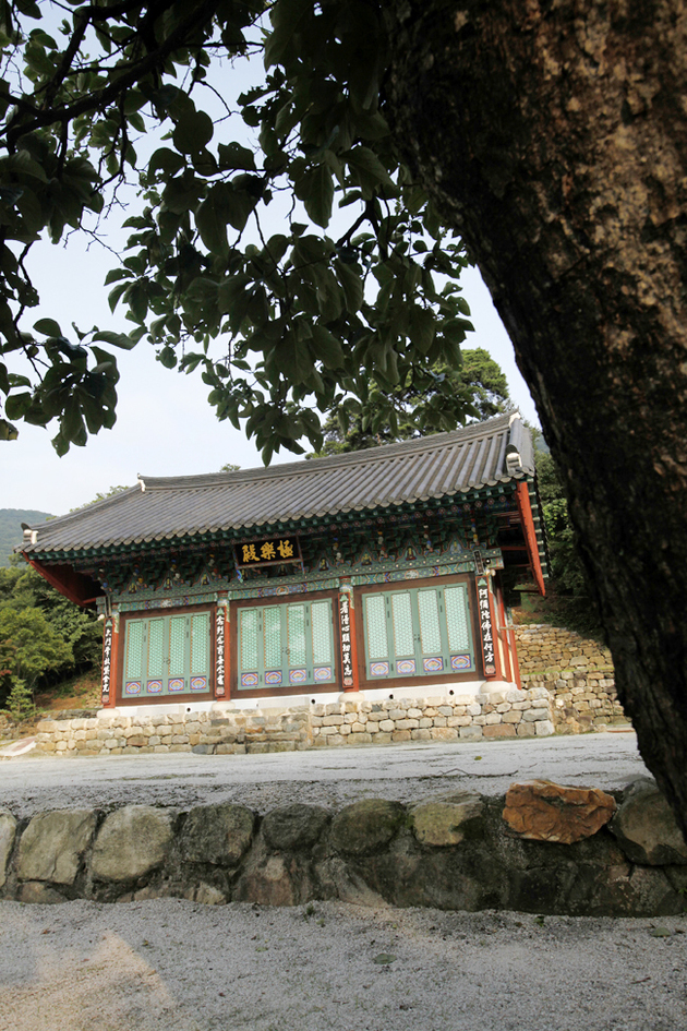 문수사 목조여래좌상