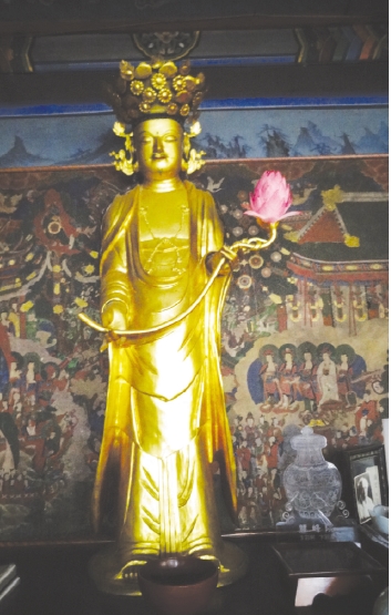 혜봉원 목조보살입상