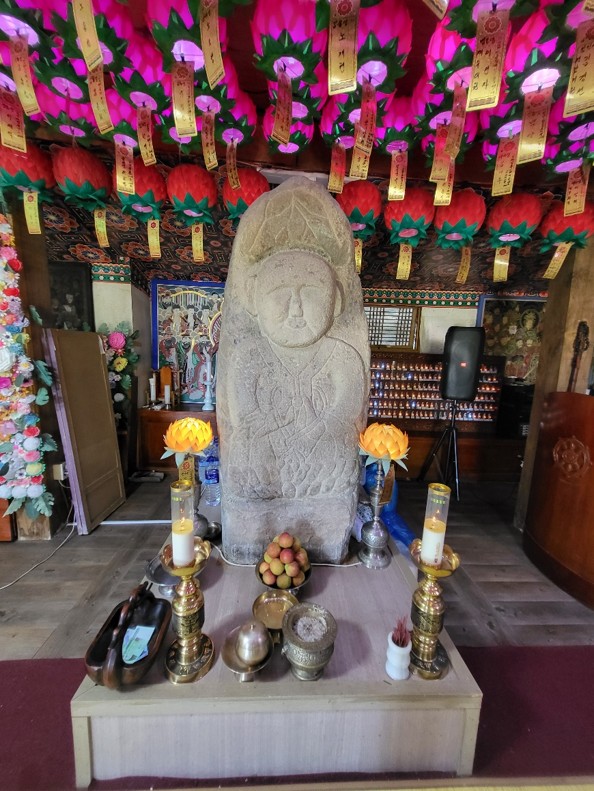 금강동 관음사 석조불상