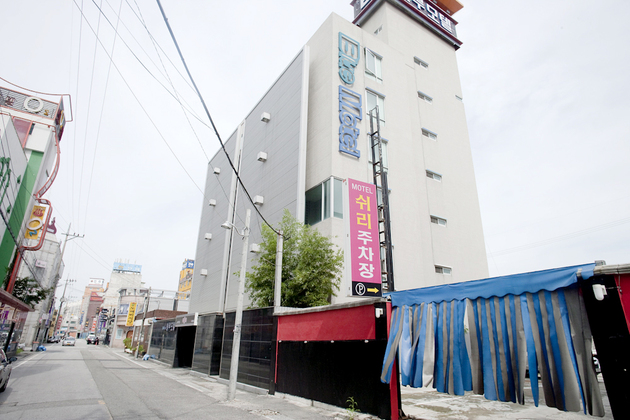 전북_익산시_블루모텔_전경-3.jpg
