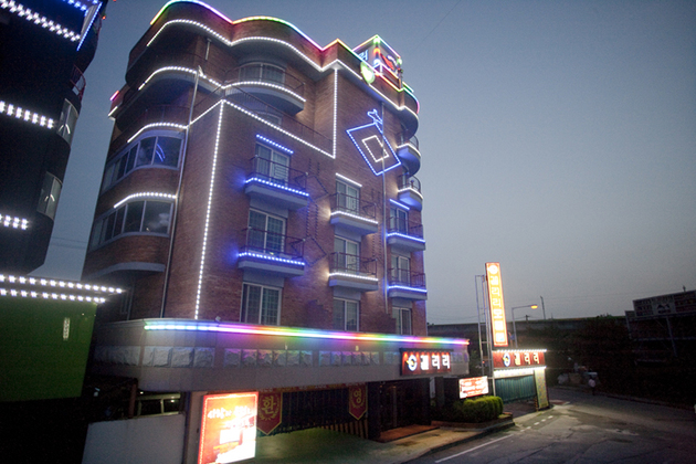 갤러리모텔_전경-4.jpg
