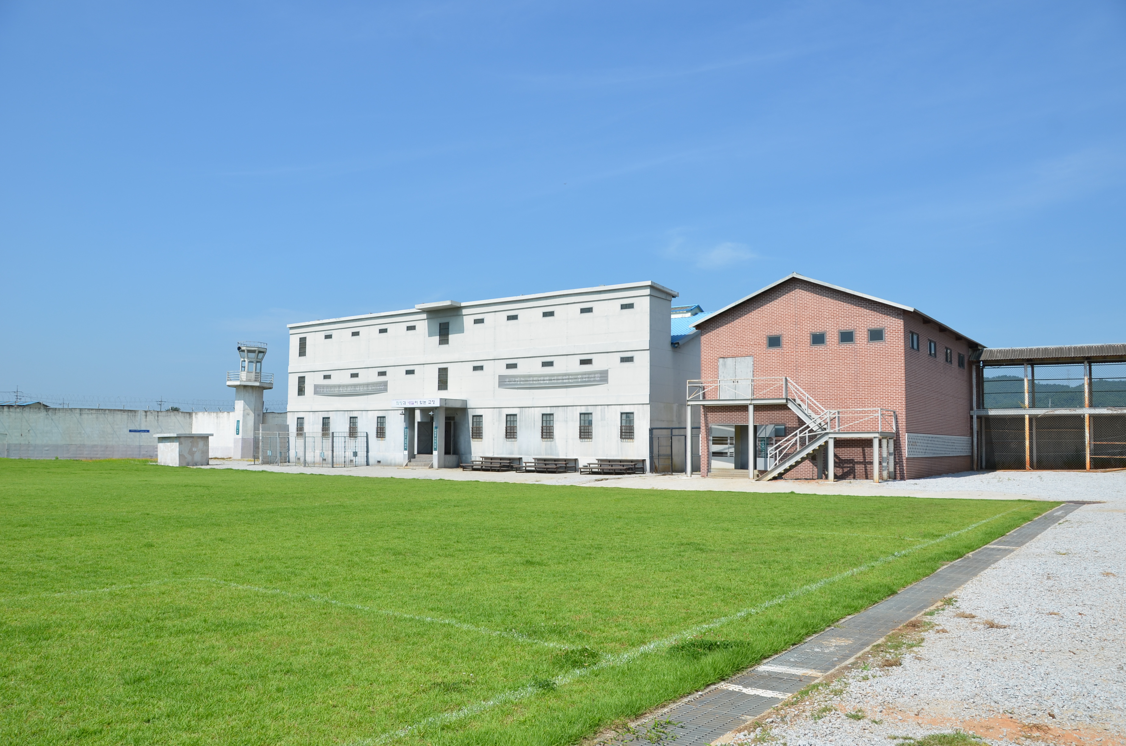 20.교도소세트장.JPG