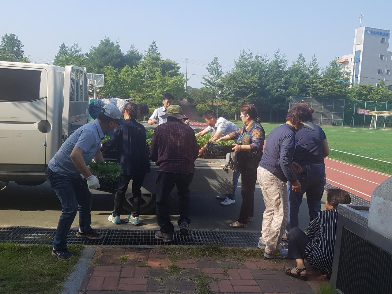 주민자치위원 아사달공원 환경정비 활동 썸네일