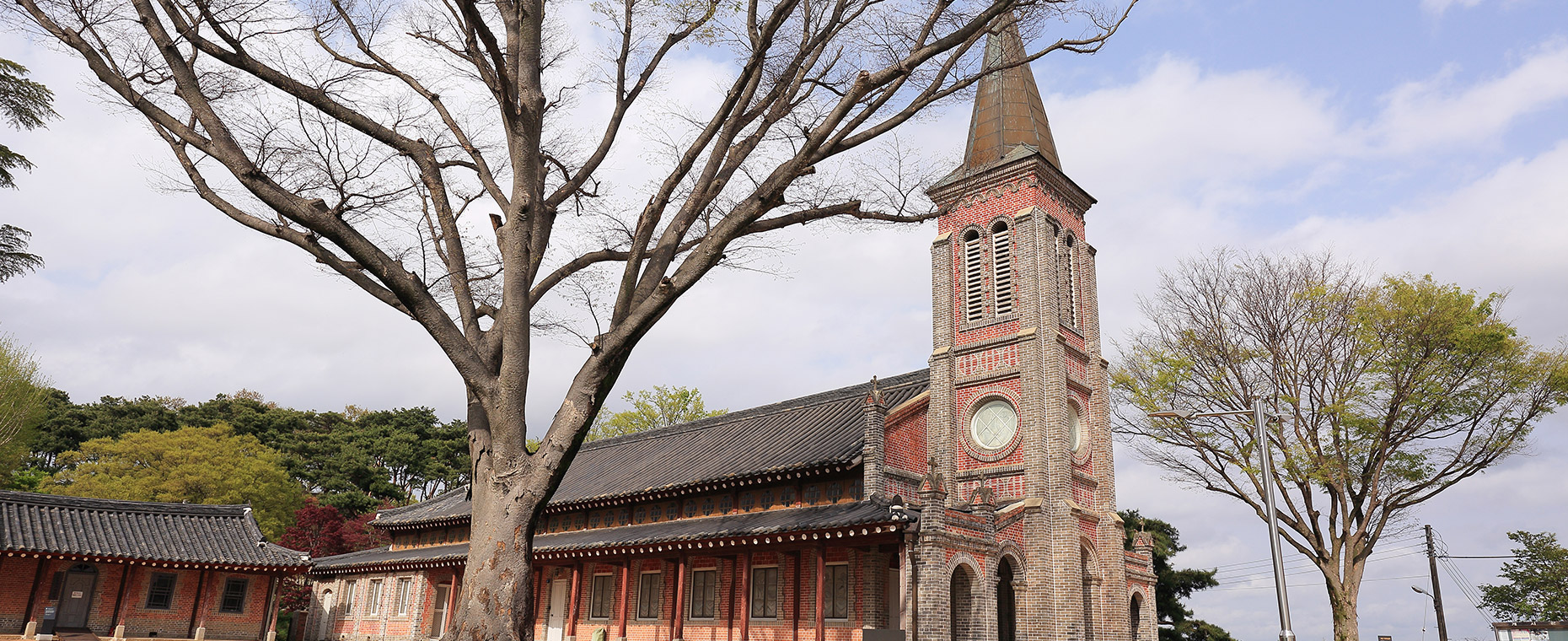한국 최초 사제인 김대건 신부가 첫발을 내딛은 나바위성당