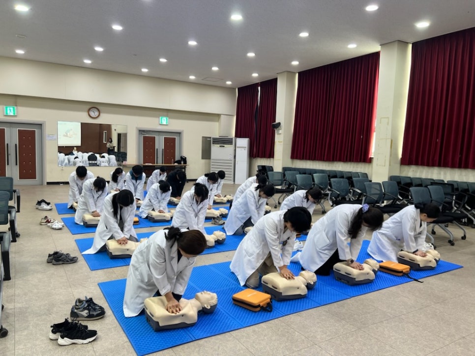 심폐소생술 교육.jpg