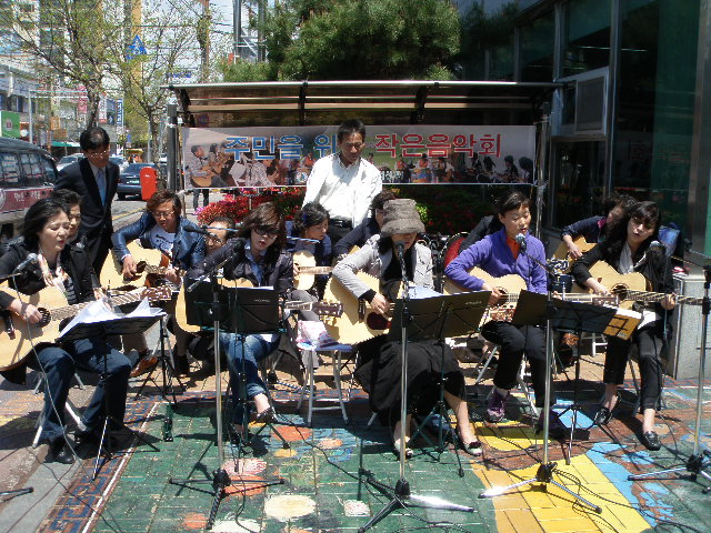 주민을 위한 작은 음악회 4월 ~ 6월2