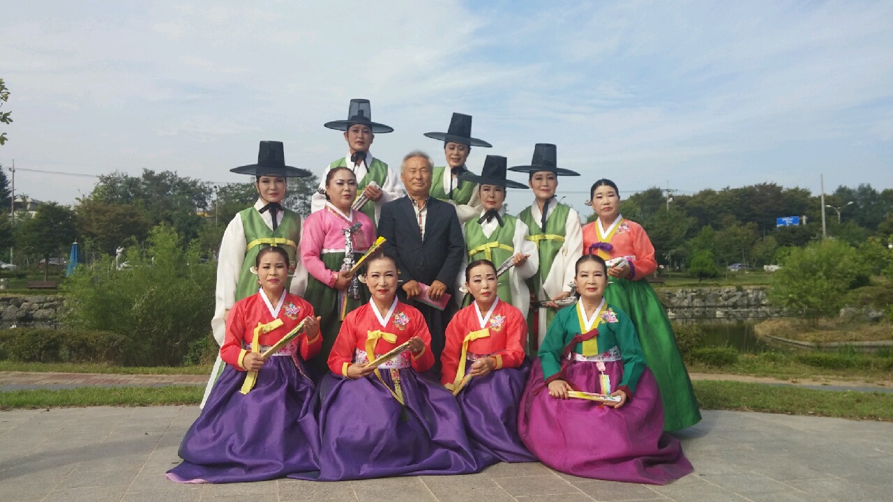 함열읍 고전무용반 익산시 주민자치프로그램 발표회 참여1